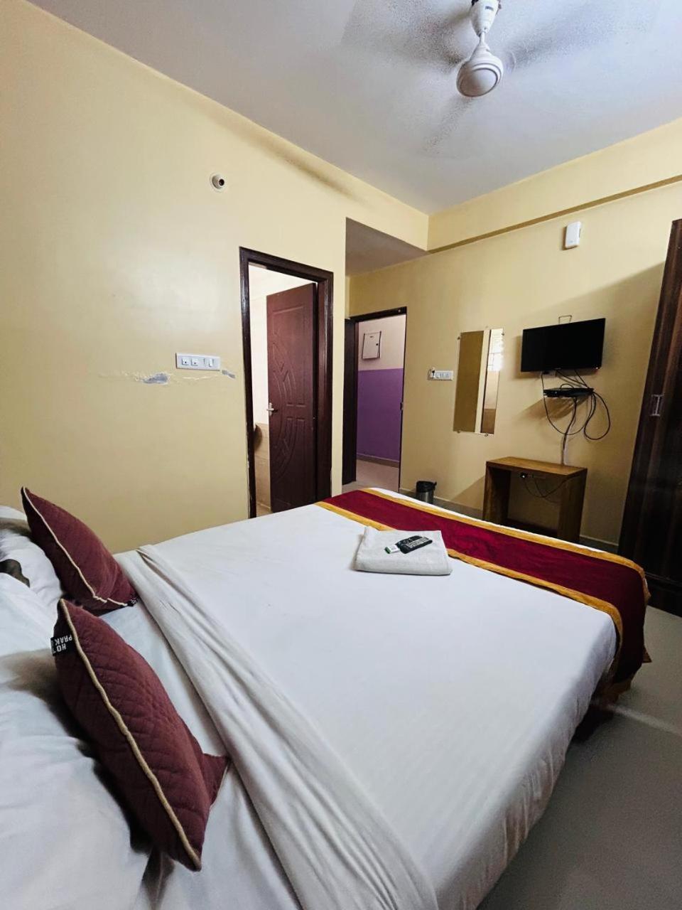 Hotel Prakrathi Residency Bangalore Exterior foto